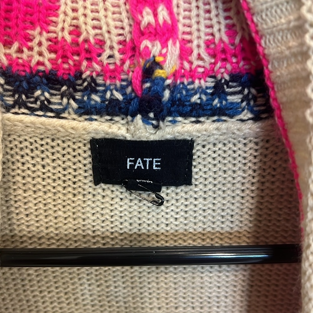 Perfect for Rodeo Season.  FATE poncho/cape/shawl.  Very good condition. - Picture 2 of 5